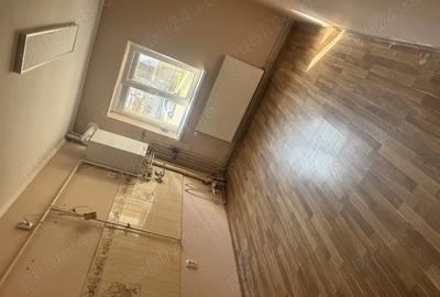 Apartament cu 3 camere decomandat în Central - 3