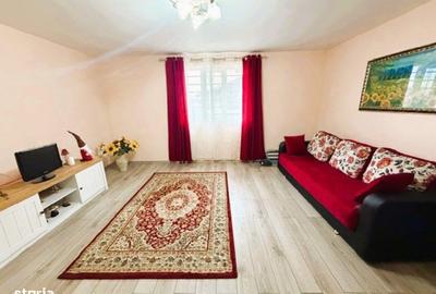 Casă cu 5 camere decomandat cu Teren 500 Mp în Central