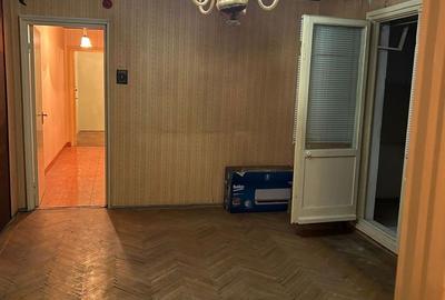 Apartament cu 3 camere semidecomandat în Titan - 1