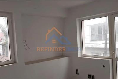 Casă cu 6 camere cu Teren 300 Mp în 13 Septembrie