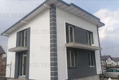 Casă cu 4 camere cu Teren 381 Mp în Măgurele