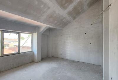 Casă cu 6 camere cu Teren 390 Mp în Independenței - 2