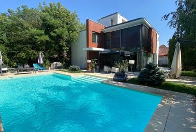 Casă individuală cu 6 camere cu Piscina în Central