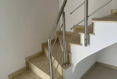 Casă cu 4 camere cu Canalizare în Prelungirea Ghencea - 10