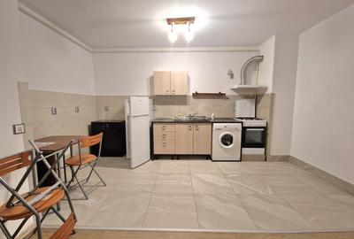 Apartament cu 2 camere semidecomandat, mobilat în Iris