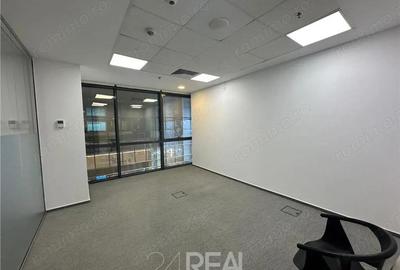 Spațiu comercial, în Politehnica - 15