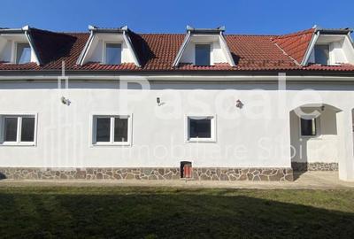 Casă cu 4 camere în Cristian