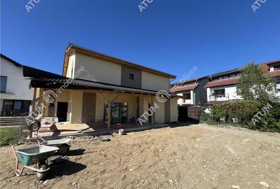 Casa la cheie cu 4 camere 3 bai si teren de 290 mp zona Bran - 2