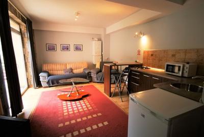 Apartament cu 3 camere decomandat, mobilat în Sinaia