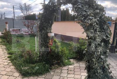 Casa cu 3 camere si anexe, 170 mp, zona Carpati 2 - 3