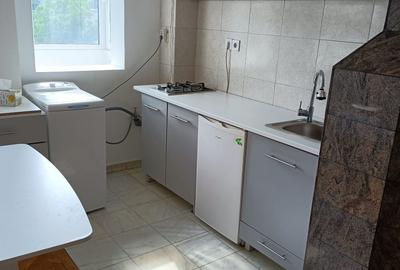 Garsonieră în Titan - 2