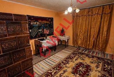 Casă cu 4 camere cu Teren 1185 Mp în Apața - 4