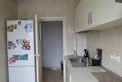 Apartament cu 3 camere semidecomandat în Gara de Nord