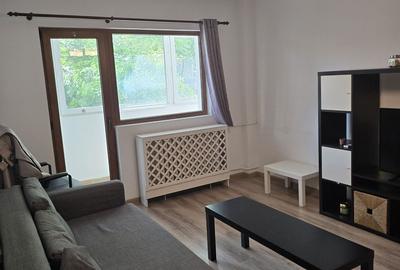 Apartament cu 2 camere decomandat în Romană