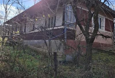 Casă cu 2 camere în Cătina