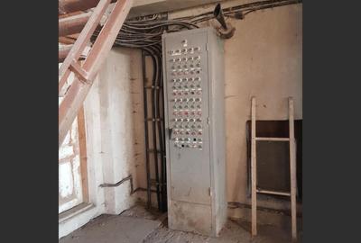 Spațiu comercial, de 280 mp, în Central - 3