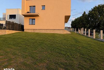 Casă cu 5 camere cu Teren 425 Mp în Iorga