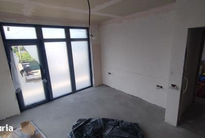 Casă cu 7 camere cu Teren 360 Mp în Inel II
