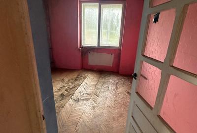 Apartament cu 4 camere decomandat în Toplița - 8