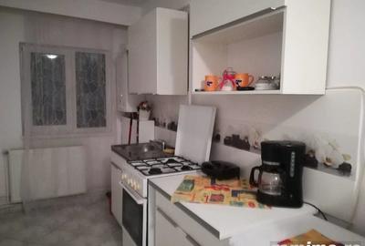 Garsonieră decomandată în Girocului