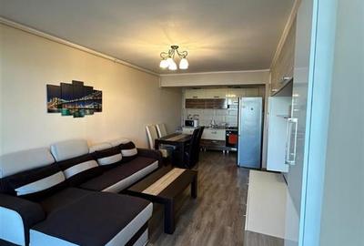Apartament cu 3 camere semidecomandat, mobilat în Exterior Sud
