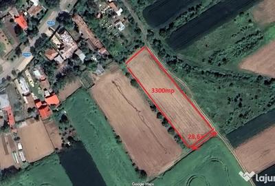 Teren de 3300 mp, în Nuci - 2