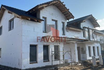 Duplex cu 4 camere cu Canalizare în Moșnița Veche - 2