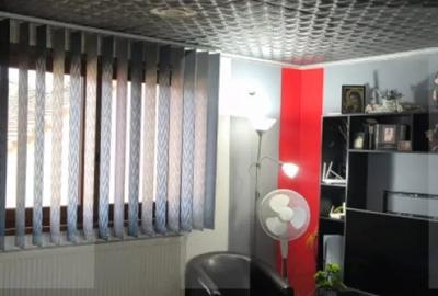 Casă cu 6 camere cu Teren 400 Mp în Central
