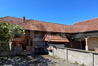 Casă cu 4 camere în Turcinești
