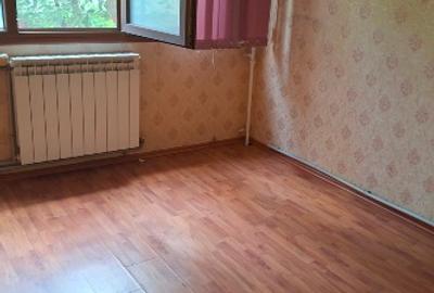 Apartament cu 3 camere decomandat în Drumul Taberei
