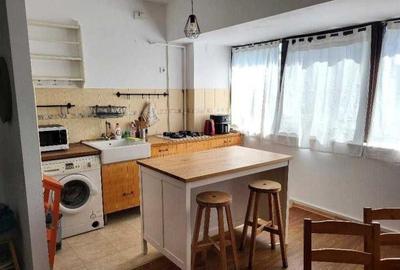 Apartament cu 2 camere decomandat, mobilat în Apărătorii Patriei