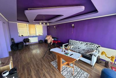 Casă cu 4 camere cu Canalizare în Pielești - 3