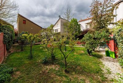 Casă individuală cu 7 camere cu Canalizare în Central - 2