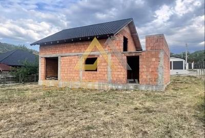 Casă cu 6 camere cu Teren 500 Mp în Tăuții-Măgherăuș