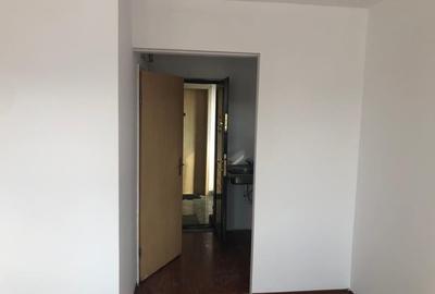 Garsonieră semidecomandată în Est - 1
