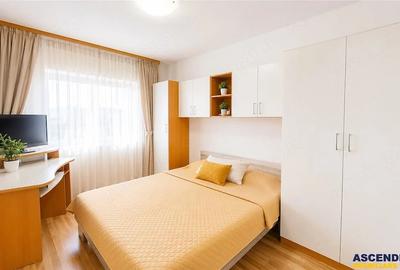 Apartament cu 3 camere decomandat în Central