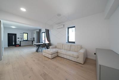 Apartament cu 3 camere semidecomandat în Aviației