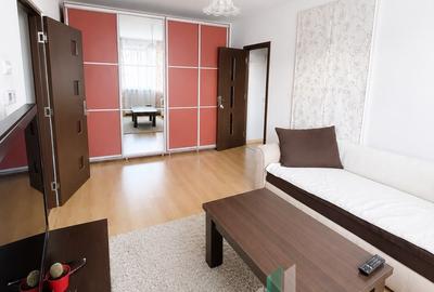 Apartament cu 2 camere semidecomandat, mobilat în Central