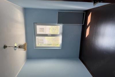 Apartament cu 3 camere semidecomandat în Tineretului