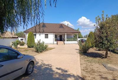 Casă cu Teren 2000 Mp în Rogova
