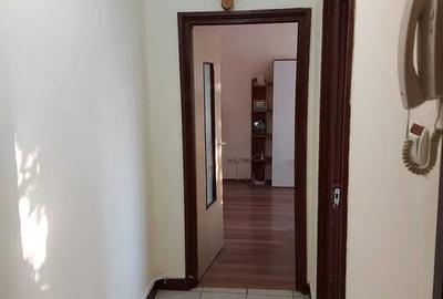 Apartament cu 3 camere semidecomandat, mobilat în Crângași - 4