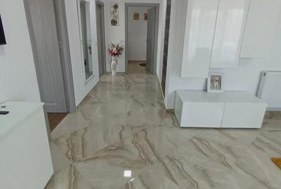 Casă cu 4 camere în Central