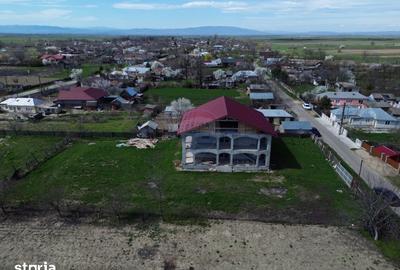 Casă cu 6 camere cu Teren 1025 Mp în Garoafa - 7