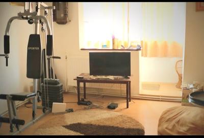 Apartament cu 4 camere decomandat în Central