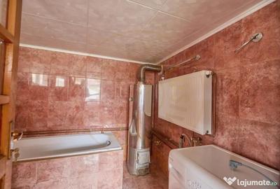 Casă cu 3 camere cu Teren 831 Mp în Central
