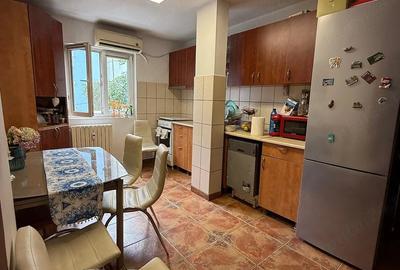 Apartament cu 3 camere semidecomandat în Brazda lui Novac