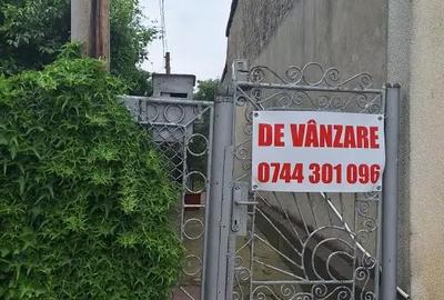 Casă cu 4 camere cu Teren 355 Mp în Central - 1