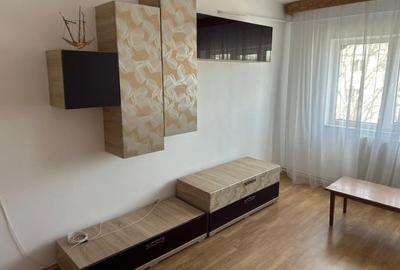 Apartament cu 2 camere decomandat, mobilat în Spital