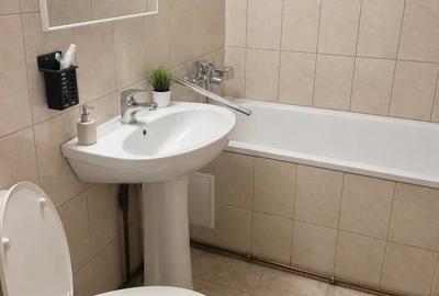 Apartament cu 2 camere decomandat, mobilat în Gara de Nord