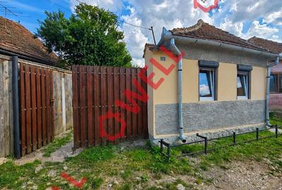 Casă cu 2 camere cu Teren 508 Mp în Micloșoara